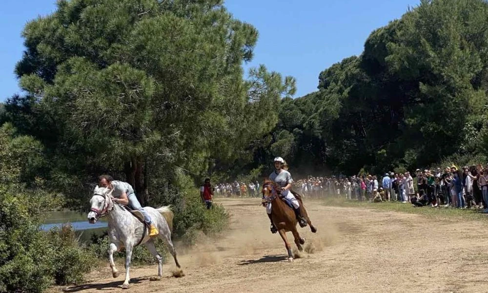 Αναβίωσαν στη Σκιάθο οι Λαϊκοί Ιππικοί Αγώνες στη λίμνη των Κουκουναριών